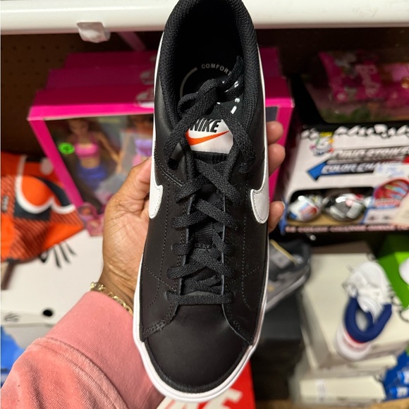 Nike court legacy Black and White Sneakers - Picture 2 of 3